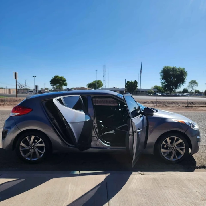 2017 Hyundai Veloster - Image 6 of 13