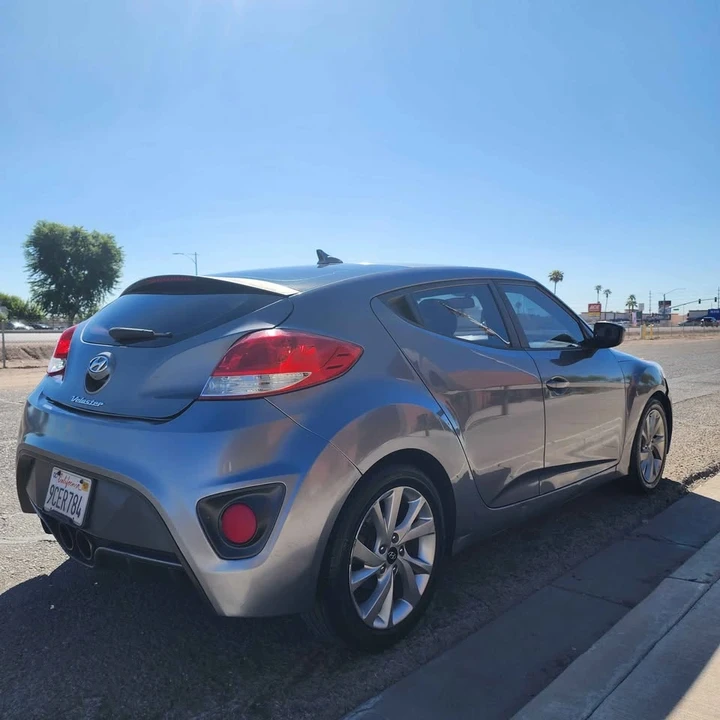 2017 Hyundai Veloster - Image 5 of 13