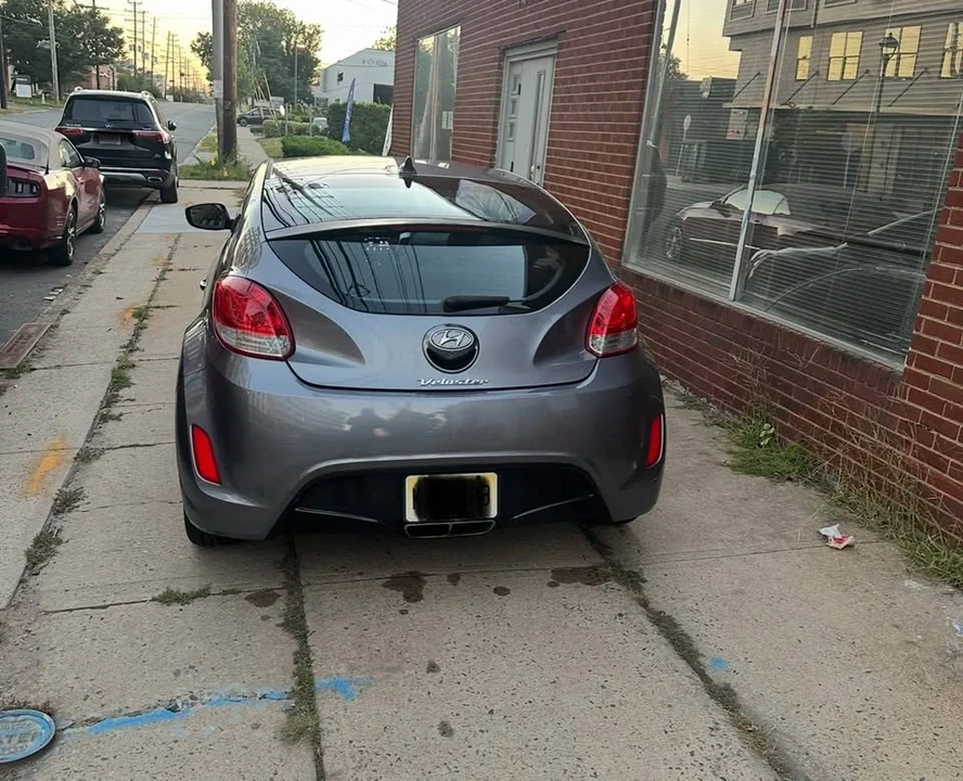 2017 Hyundai Veloster - Image 4 of 10
