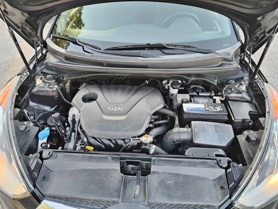 2017 Hyundai Veloster - Image 7 of 9
