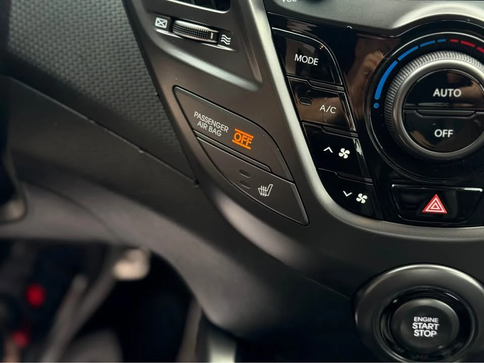 2017 Hyundai Veloster - Image 7 of 13