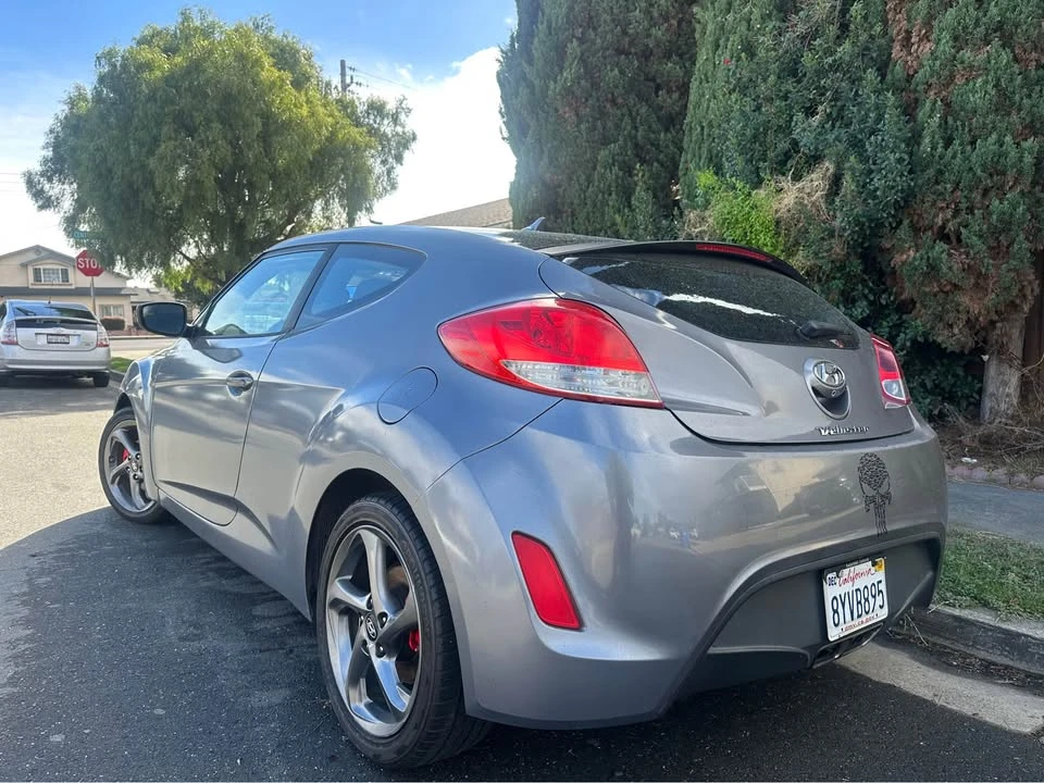 2017 Hyundai Veloster - Image 2 of 8