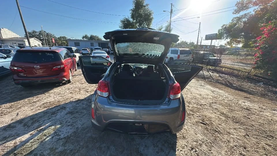 2017 Hyundai Veloster - Image 16 of 18