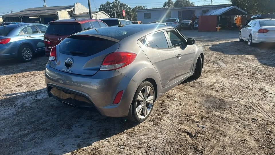 2017 Hyundai Veloster - Image 6 of 18