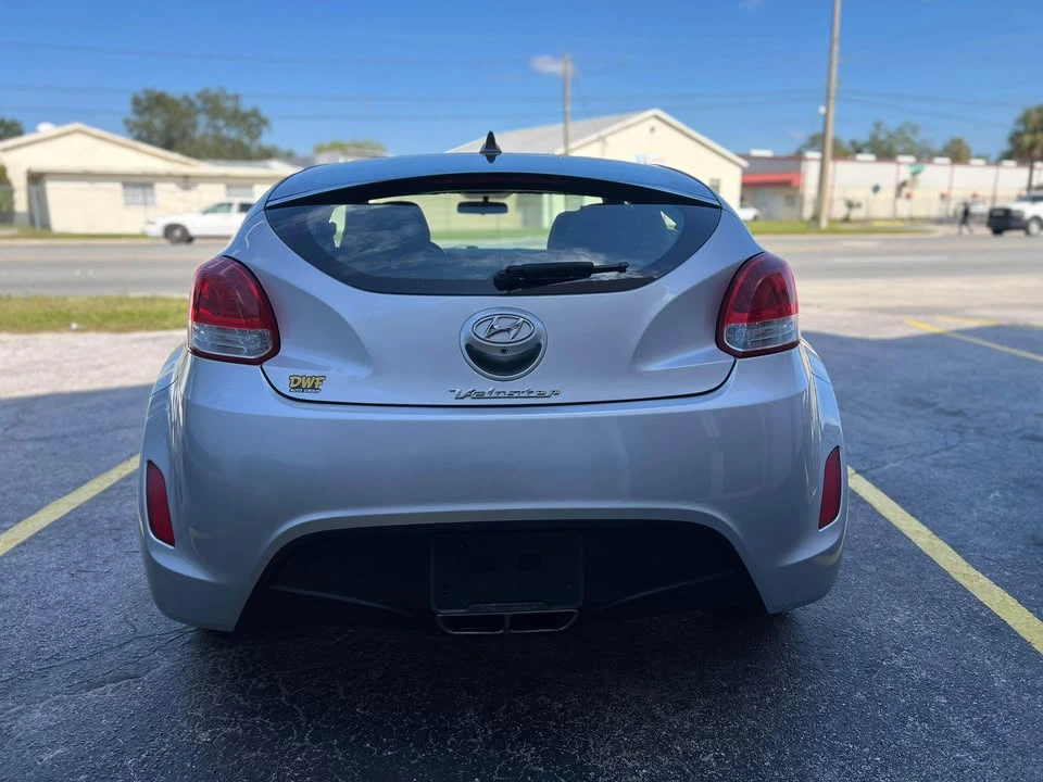 2017 Hyundai Veloster - Image 5 of 9