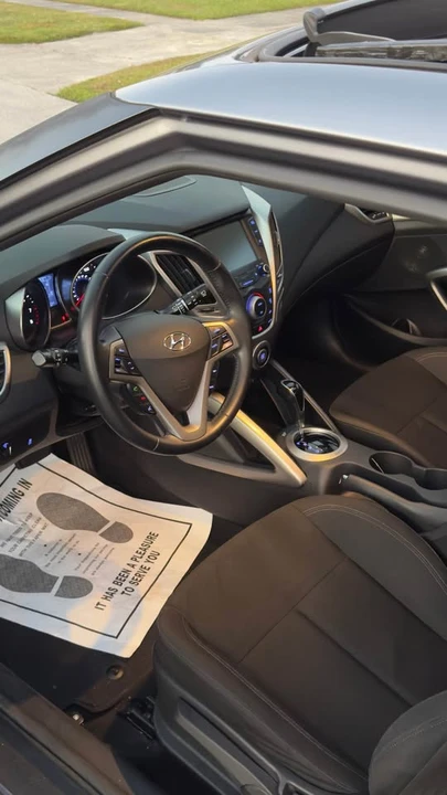 2017 Hyundai Veloster - Image 11 of 16