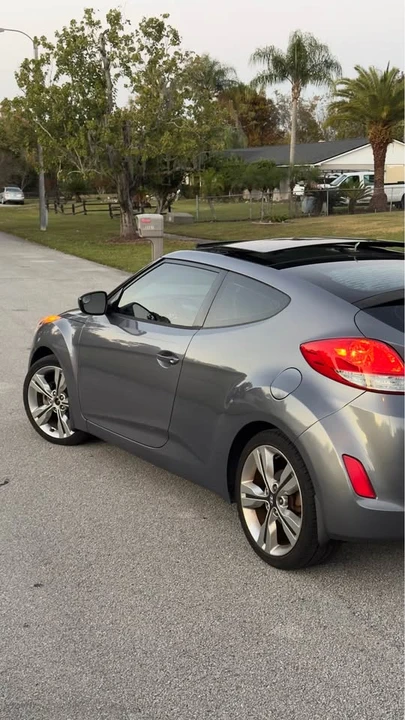2017 Hyundai Veloster - Image 9 of 16