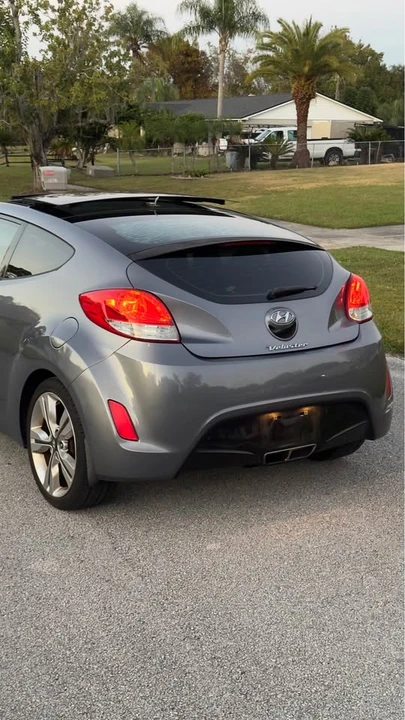 2017 Hyundai Veloster - Image 8 of 16