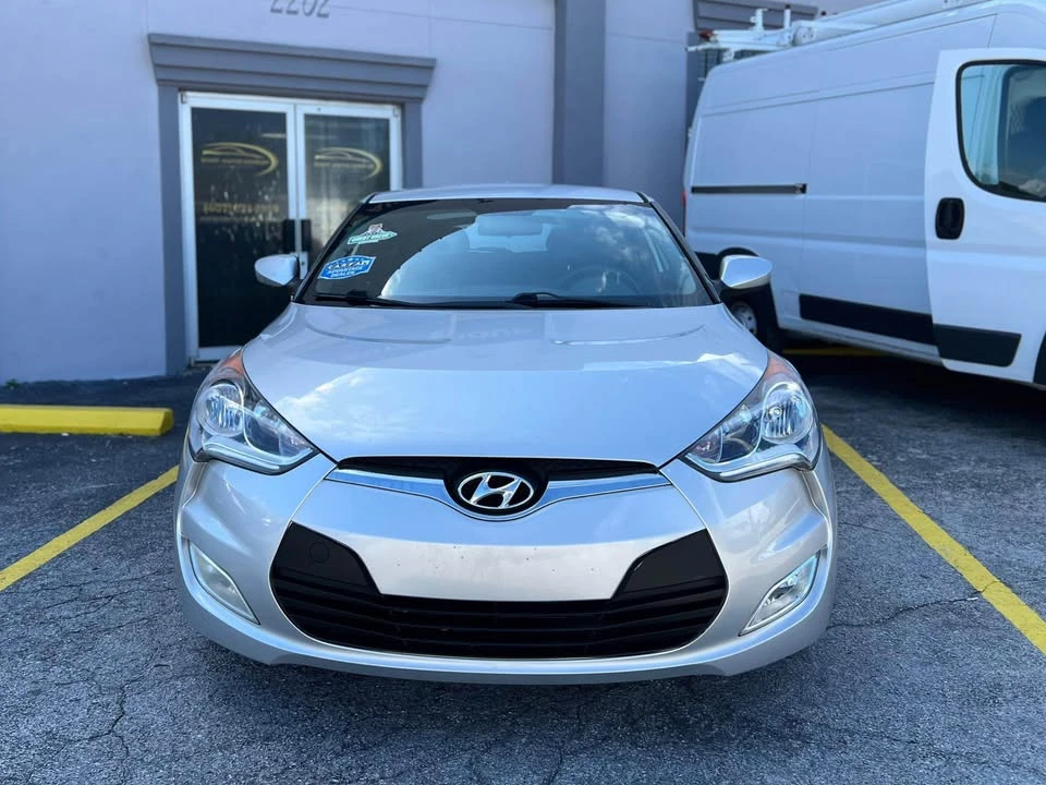 2017 Hyundai Veloster - Image 3 of 9