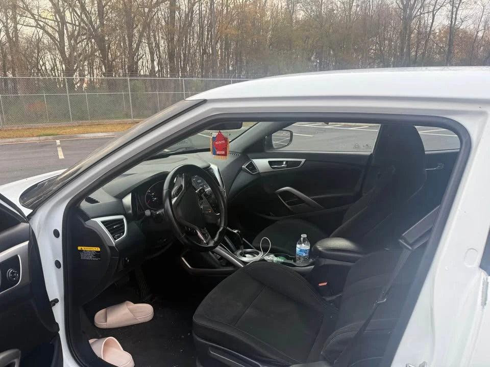 2017 Hyundai Veloster - Image 5 of 9