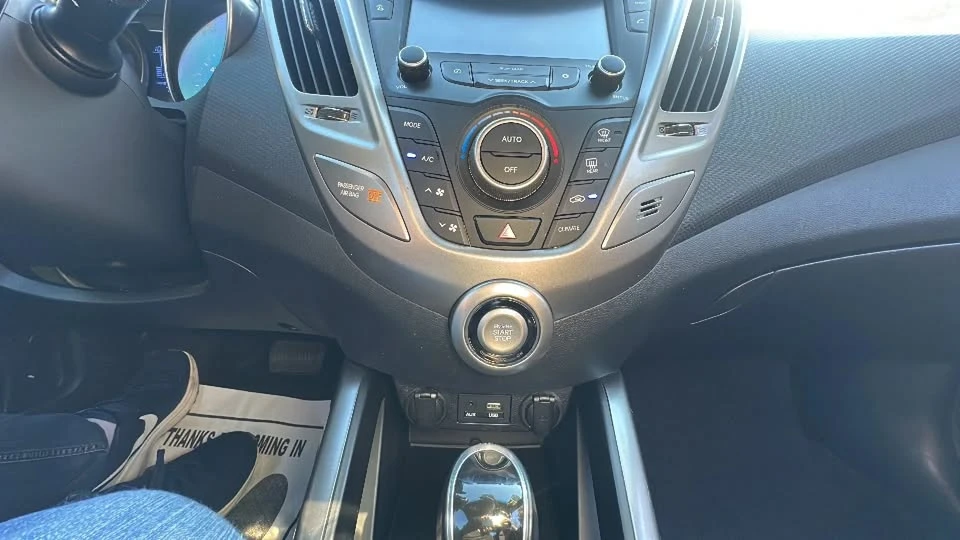 2017 Hyundai Veloster - Image 10 of 18
