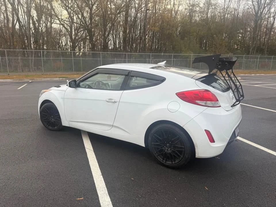 2017 Hyundai Veloster - Image 4 of 9
