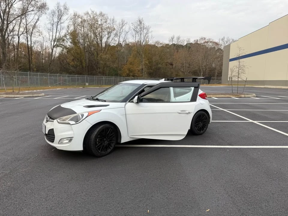 2017 Hyundai Veloster - Image 6 of 9