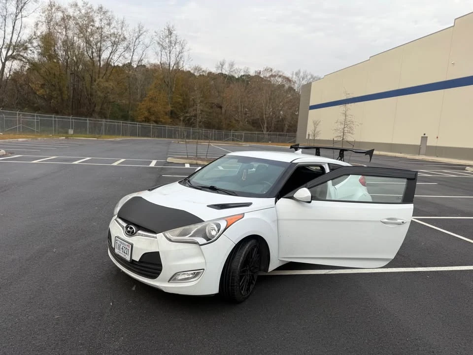 2017 Hyundai Veloster - Image 7 of 9