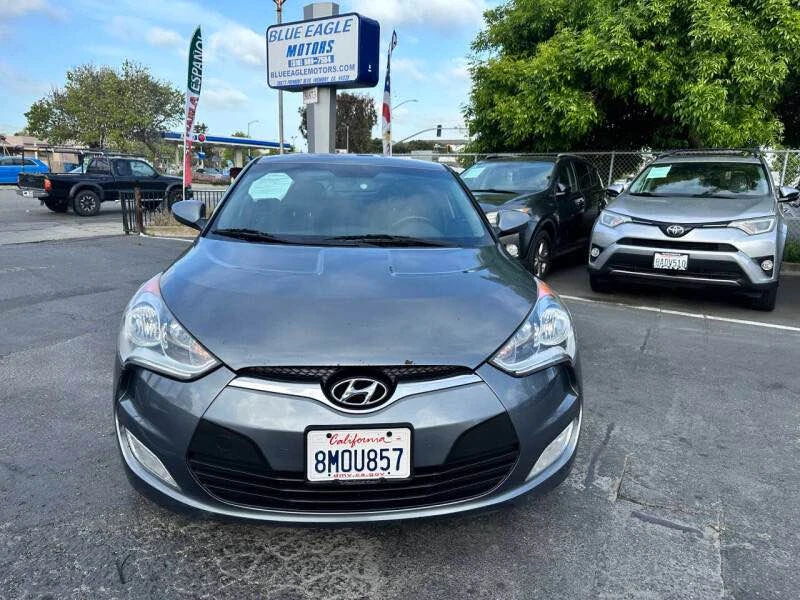 2017 Hyundai Veloster - Image 2 of 9