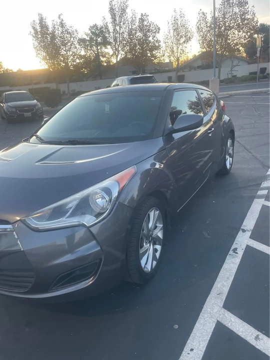 2017 Hyundai Veloster - Image 9 of 12