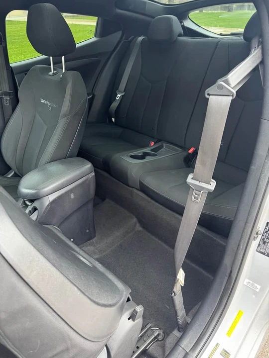 2017 Hyundai Veloster - Image 8 of 11