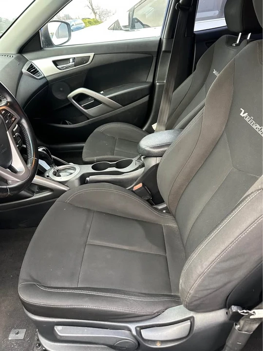 2017 Hyundai Veloster - Image 5 of 8