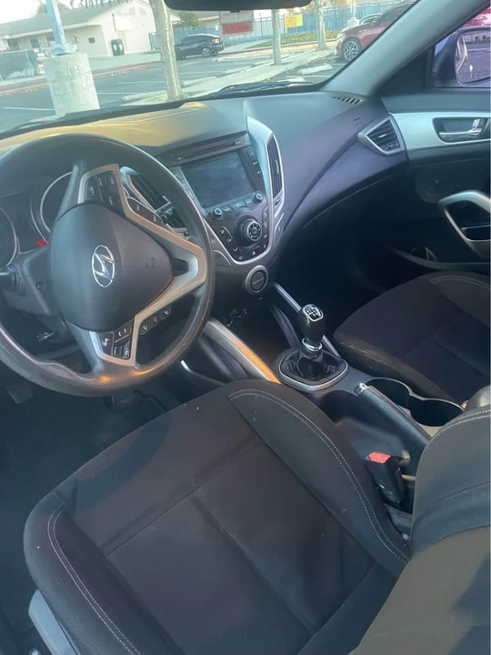 2017 Hyundai Veloster - Image 5 of 12