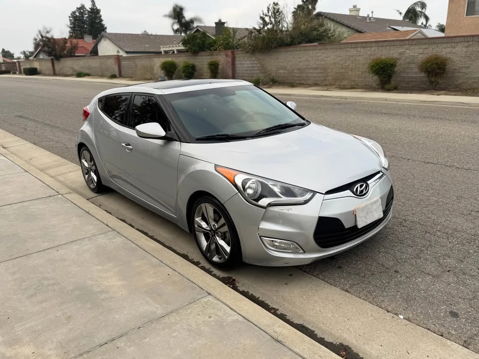2017 Hyundai Veloster - Image 6 of 11