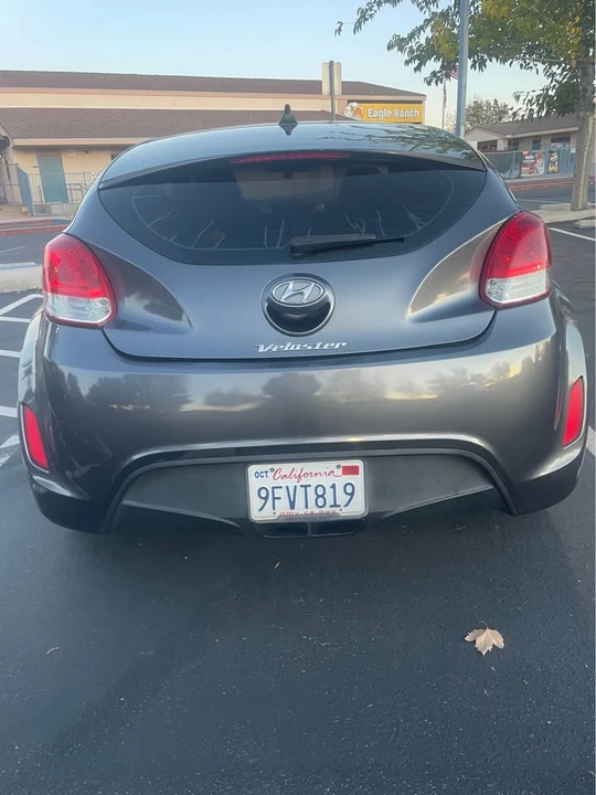 2017 Hyundai Veloster - Image 7 of 12