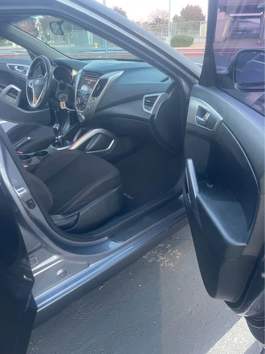 2017 Hyundai Veloster - Image 3 of 12