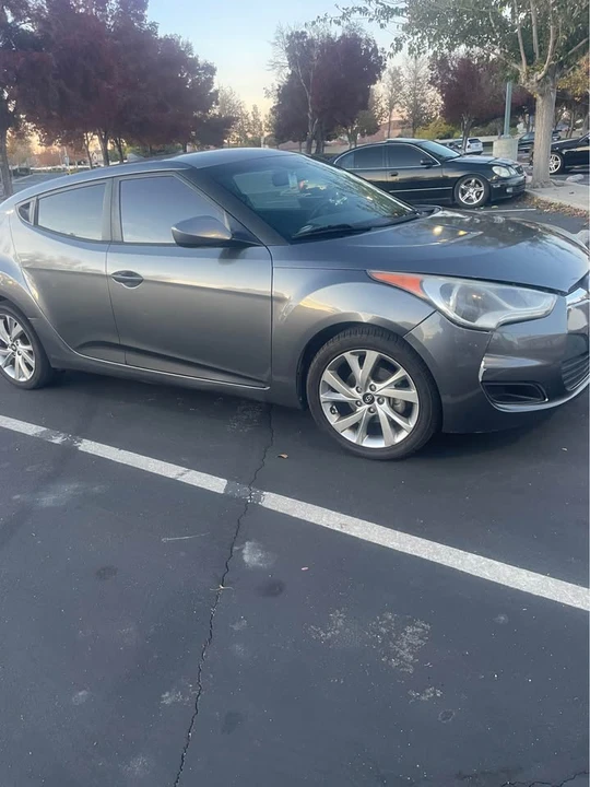 2017 Hyundai Veloster - Image 11 of 12