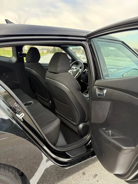 2017 Hyundai Veloster - Image 11 of 14