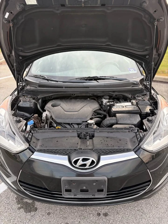 2017 Hyundai Veloster - Image 8 of 14