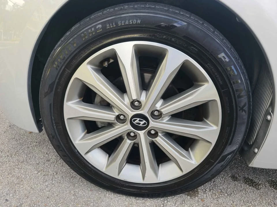2017 Hyundai Veloster - Image 11 of 11