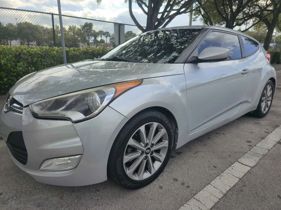 2017 Hyundai Veloster - Image 3 of 11