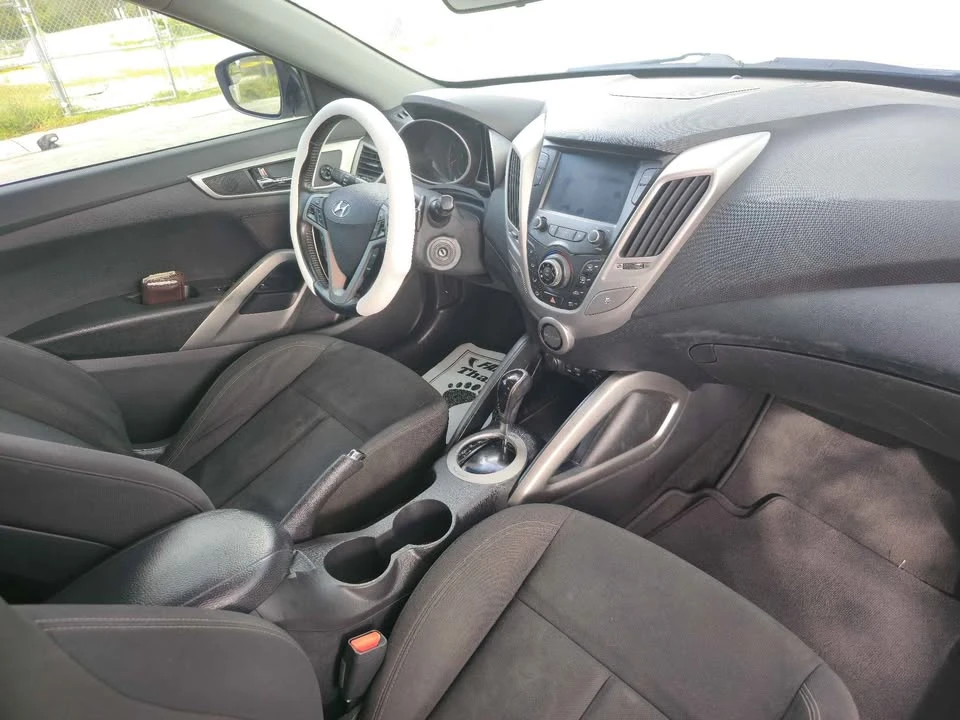 2017 Hyundai Veloster - Image 7 of 11