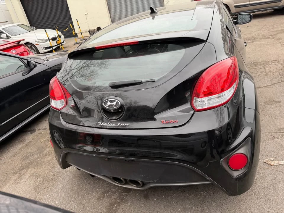2017 Hyundai Veloster - Image 6 of 14