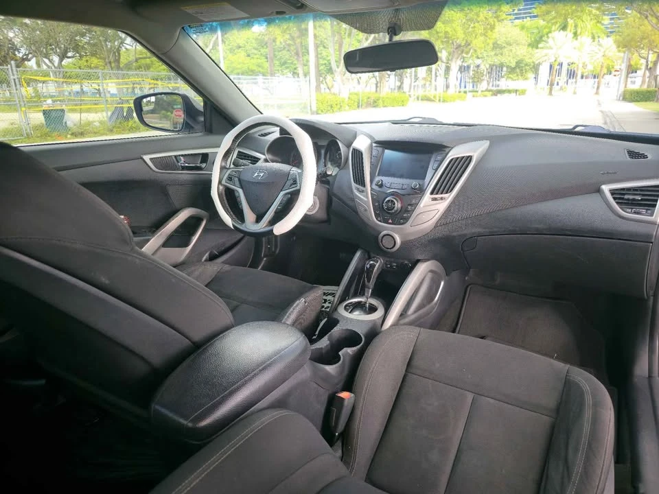2017 Hyundai Veloster - Image 8 of 11