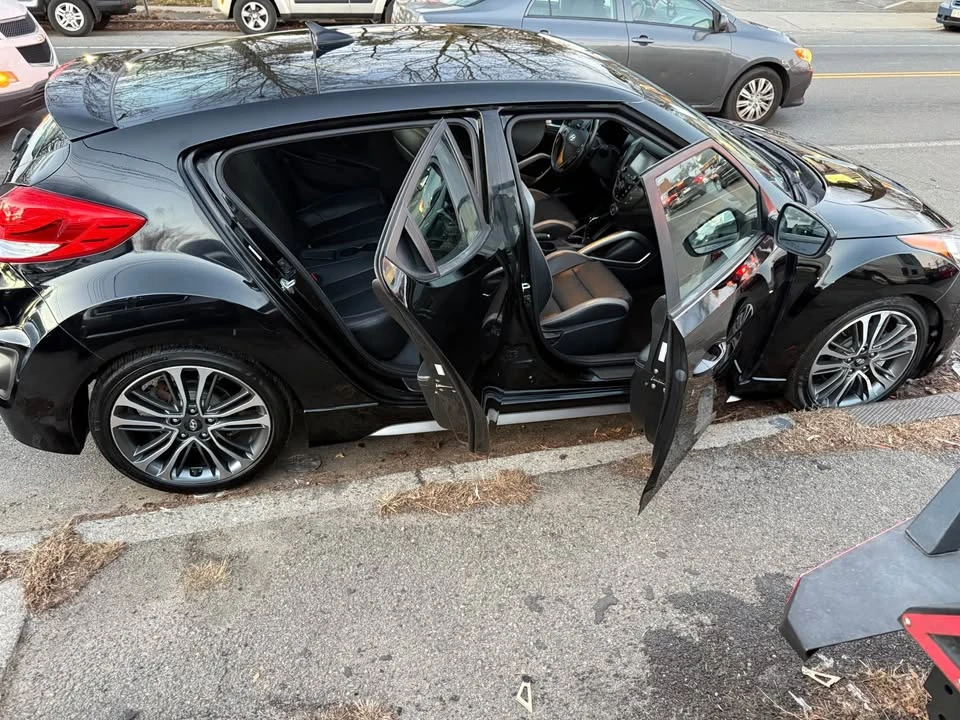 2017 Hyundai Veloster - Image 13 of 14