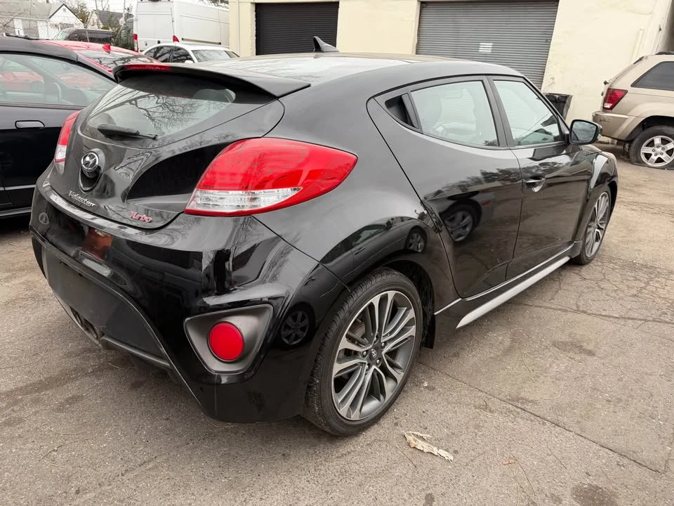 2017 Hyundai Veloster - Image 5 of 14