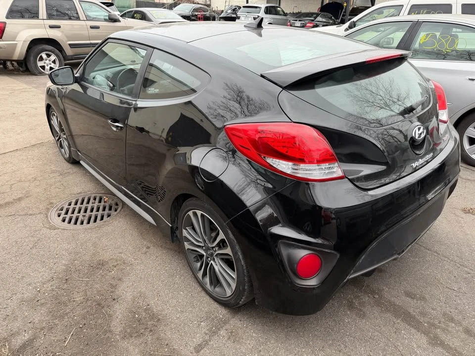 2017 Hyundai Veloster - Image 4 of 14