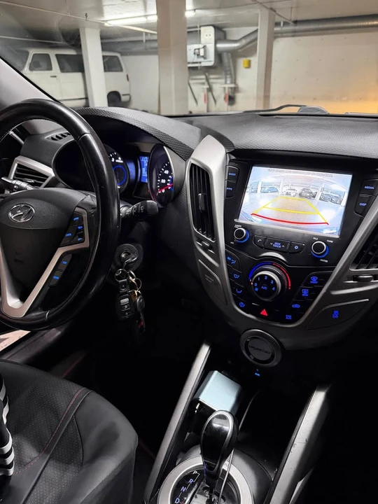 2017 Hyundai Veloster - Image 12 of 13