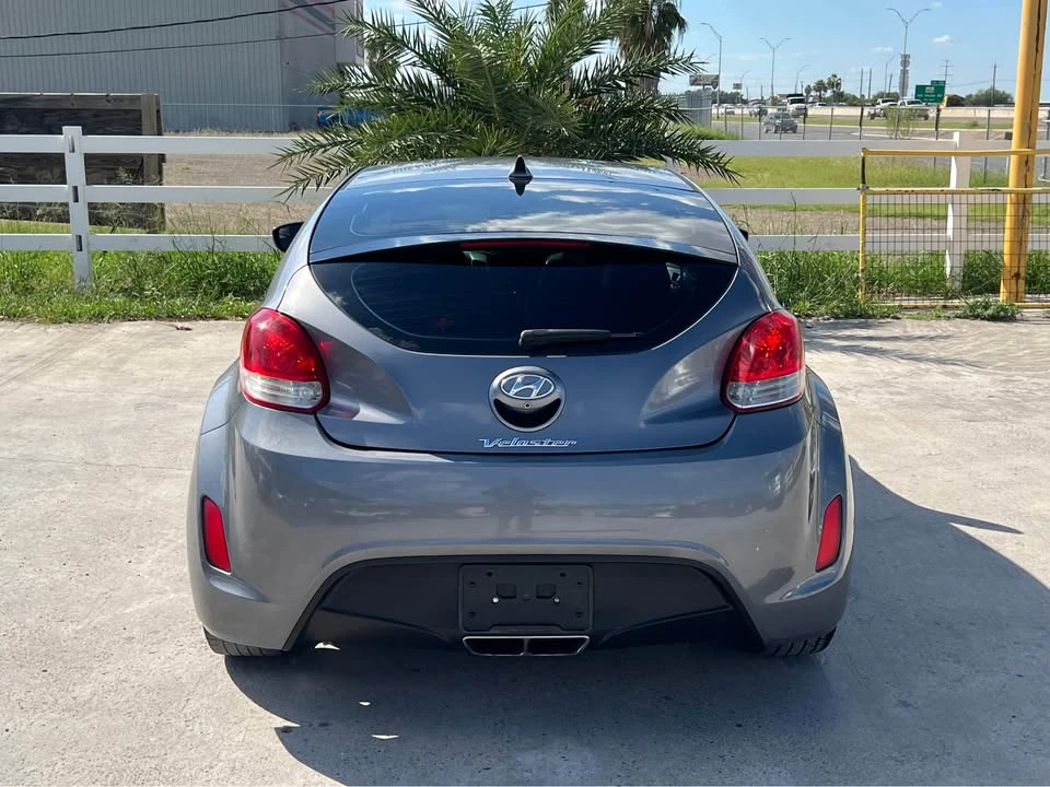 2017 Hyundai Veloster - Image 6 of 17
