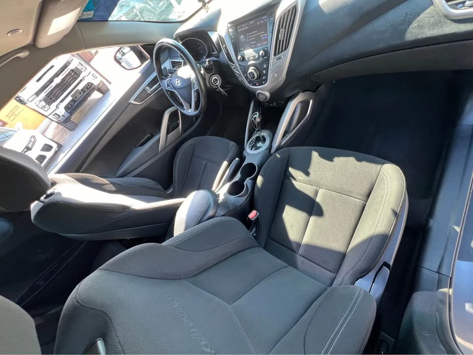2017 Hyundai Veloster - Image 12 of 17