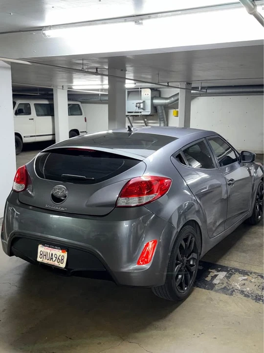2017 Hyundai Veloster - Image 6 of 13