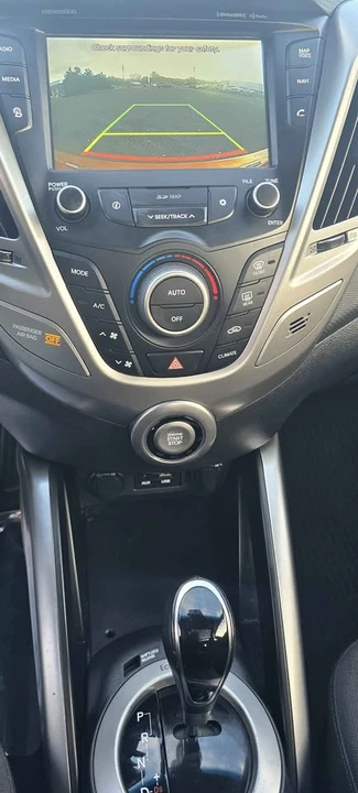 2017 Hyundai Veloster - Image 19 of 19