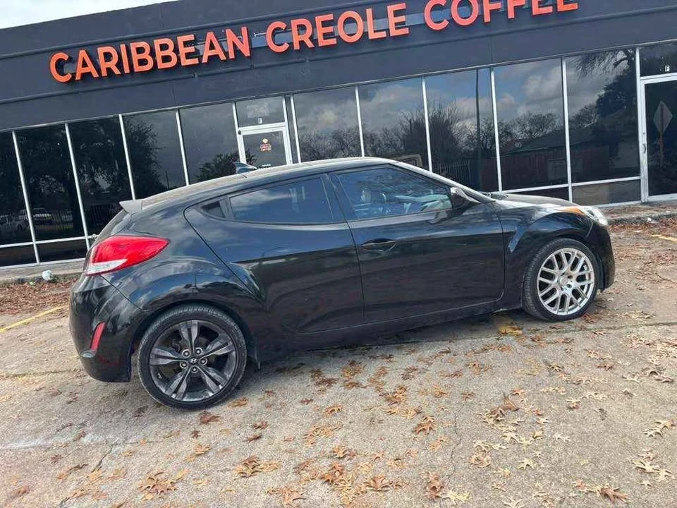 2017 Hyundai Veloster - Image 4 of 7