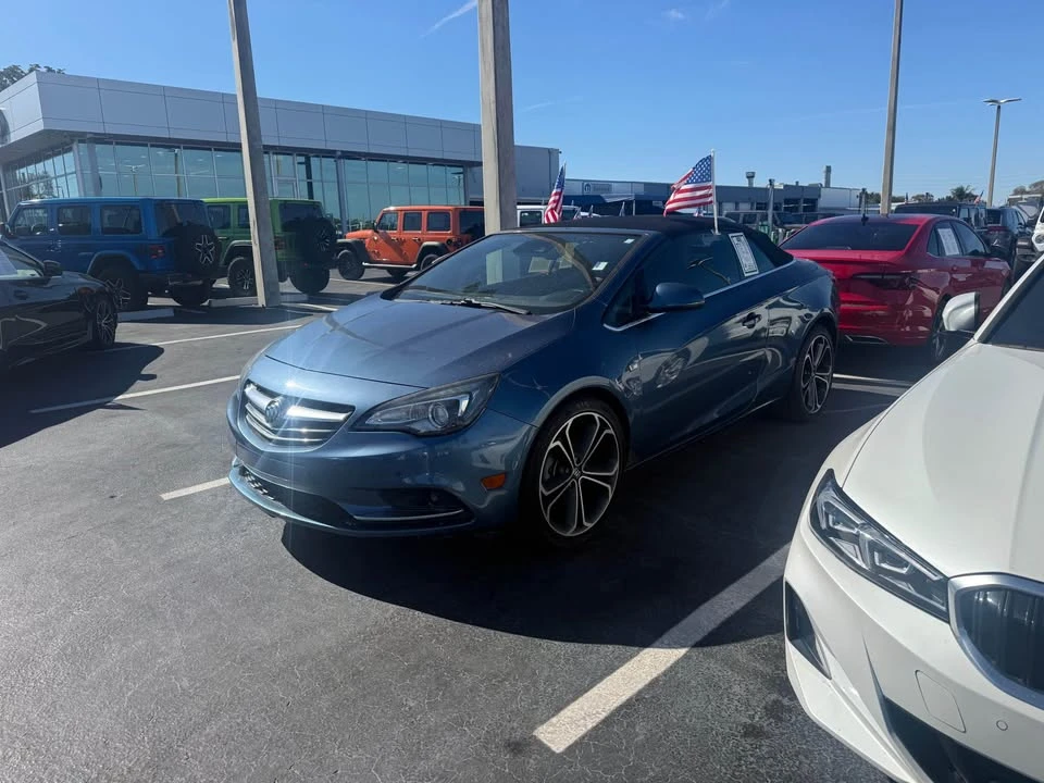 2017 Hyundai Veloster - Image 2 of 9