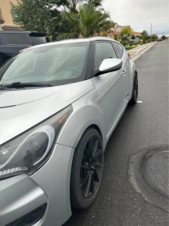 2017 Hyundai Veloster - Image 4 of 8