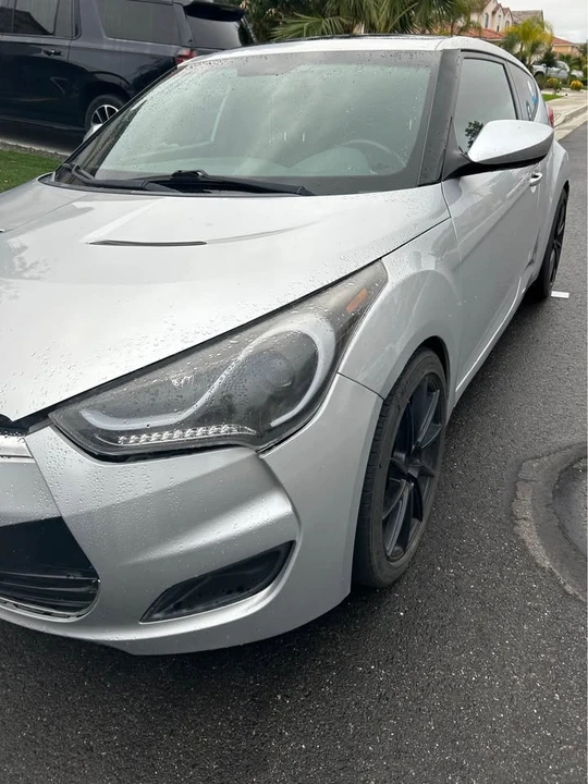 2017 Hyundai Veloster - Image 6 of 8