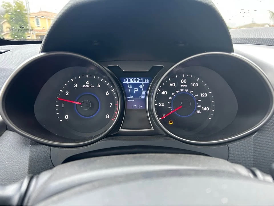 2017 Hyundai Veloster - Image 2 of 8