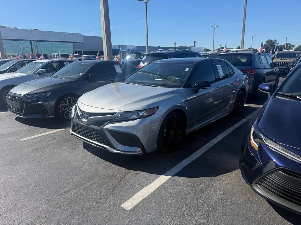 2017 Hyundai Veloster - Image 5 of 9