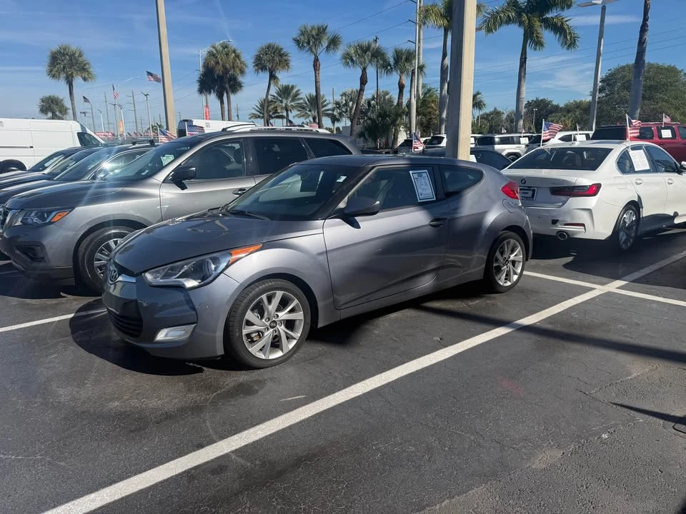 2017 Hyundai Veloster - Image 3 of 9
