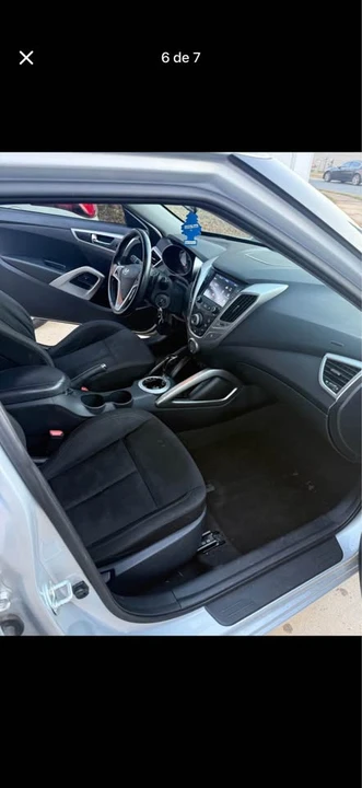 2017 Hyundai Veloster - Image 2 of 7